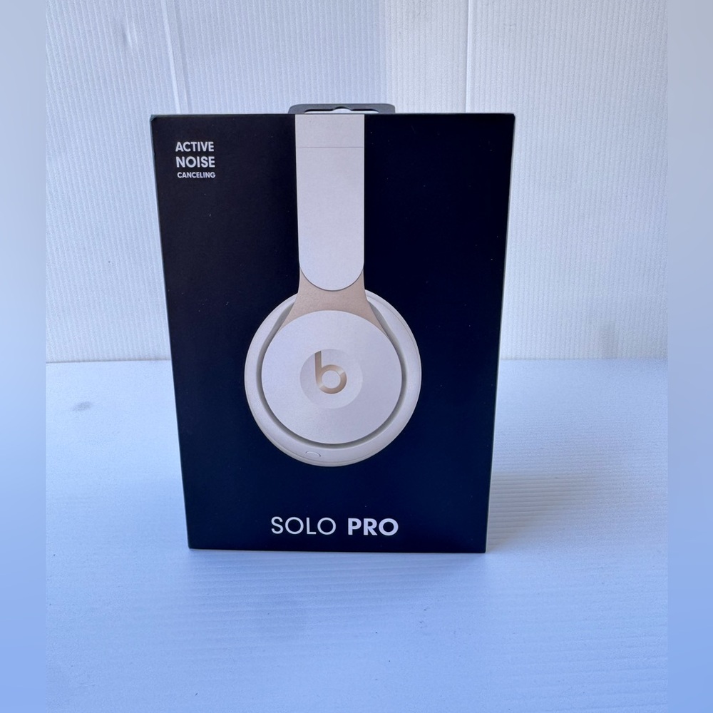 Beats Solo Pro Case BLACK *EMPTY BOX ONLY* Original Packaging *EMPTY* GREAT